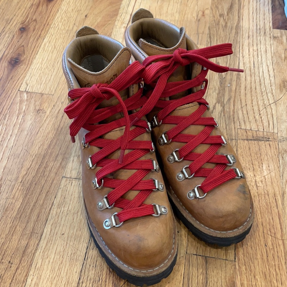 Danner mountain light cascade size 9 almost new